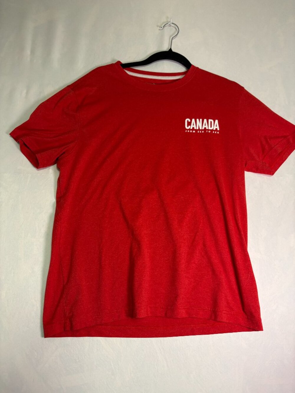 Old Navy Active Canada Maple Leaf Graphic T-Shirt Red Men's Medium